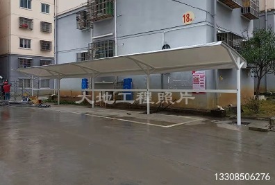 贵州关岭八角岩小区电动车充电车棚顺利竣工